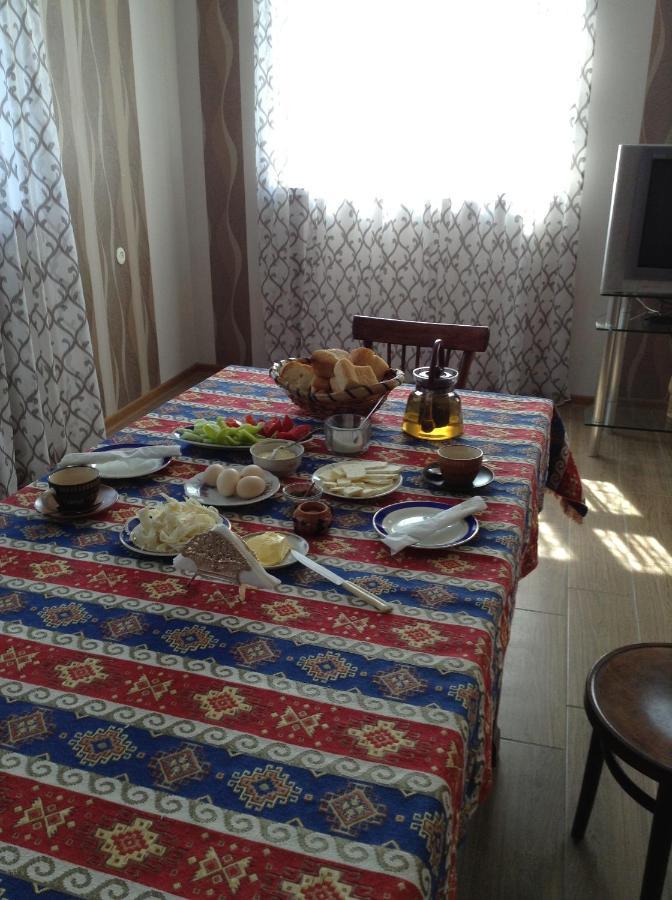 Em&Ri Guest House In Odzun Esterno foto